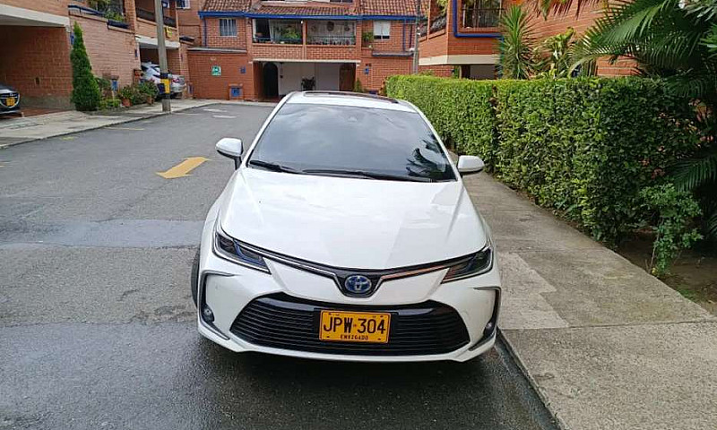 Vendo Toyota Corolla...