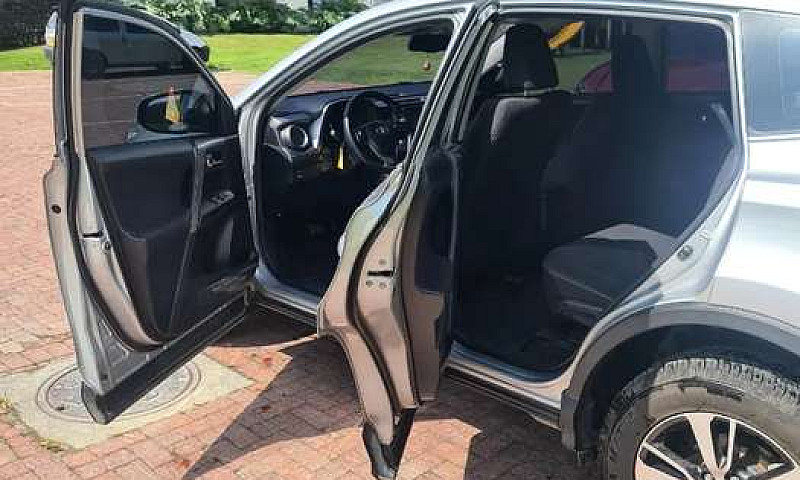 Se Vende Toyota Rav ...