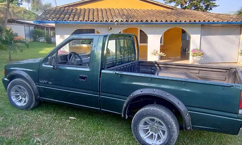 Vendo Luv 1.6...