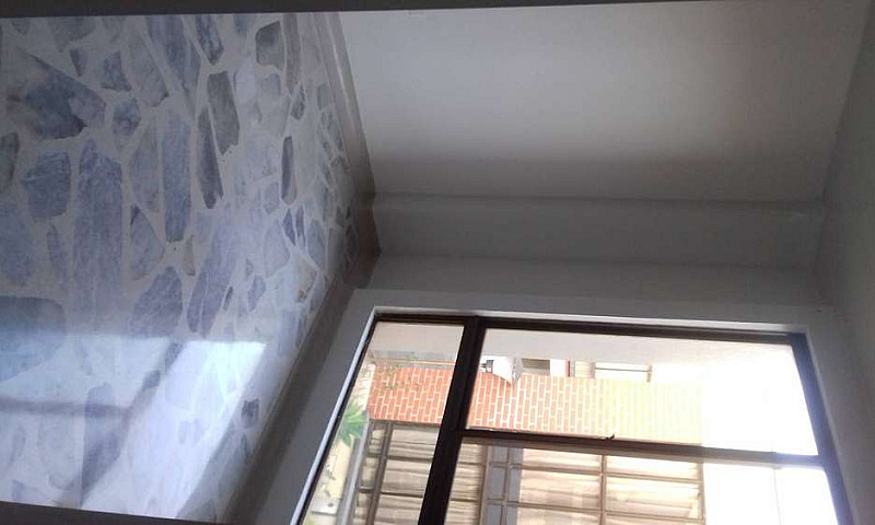 Vendo Casa Esquinera...