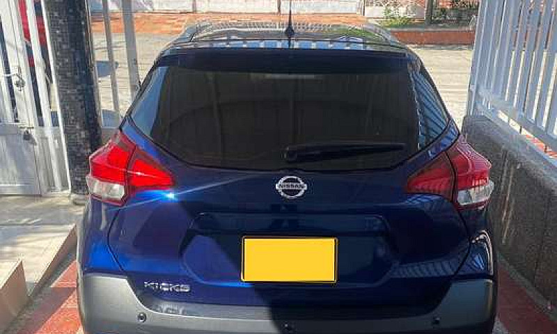 Nissan Kicks Exclusi...