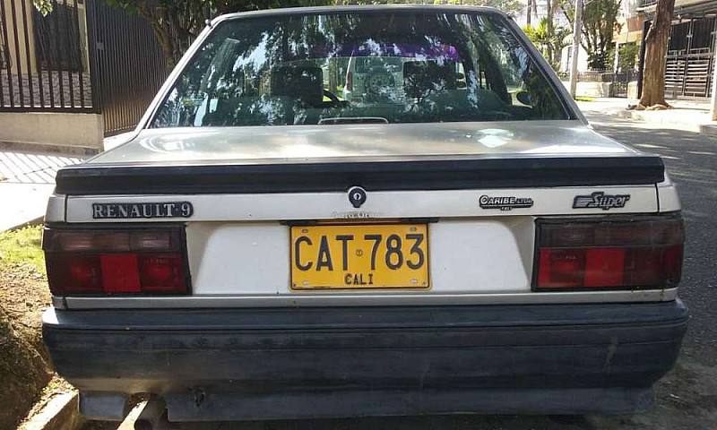 Renault  9  Super 1....