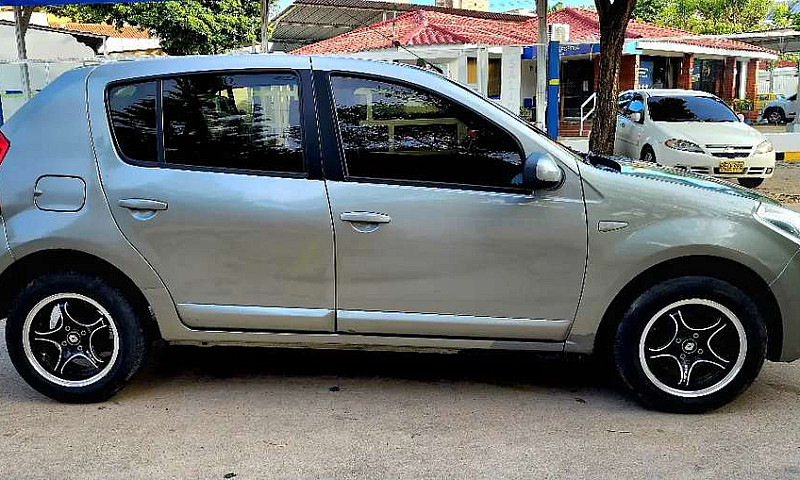 Renault Sandero Dyna...