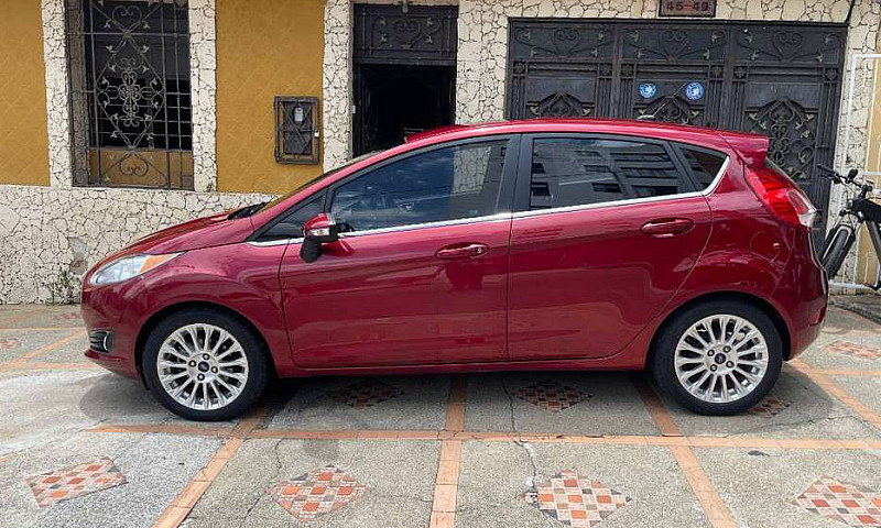 Ford Fiesta Titanium...