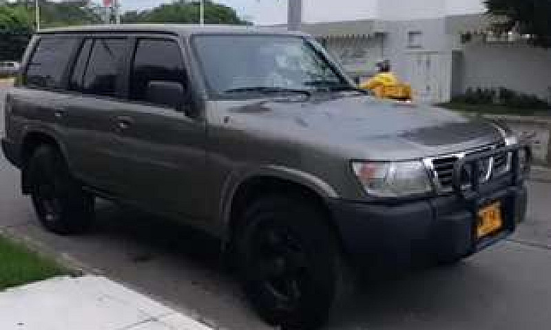 Vendo Nissan Patrol...