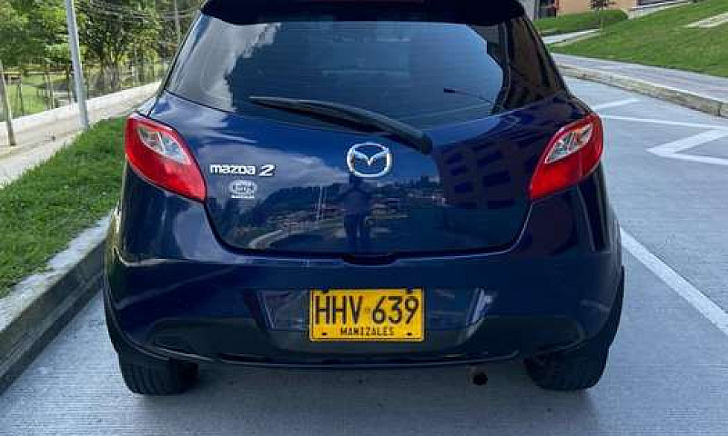 Vendo Mazda 2...