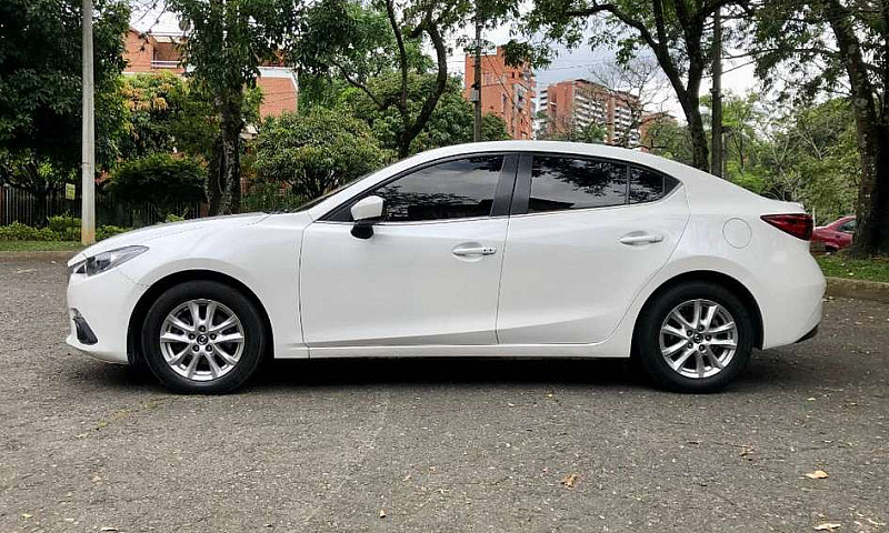Mazda 3 Touring 2016...