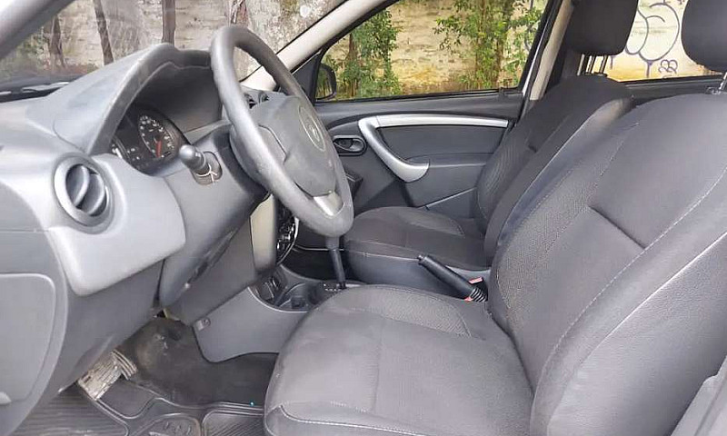 Renault Duster Expre...