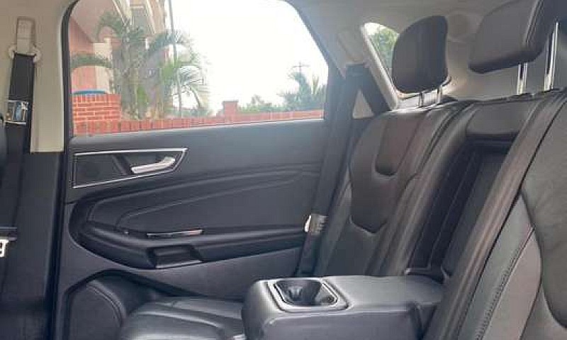 Ford Edge Titanium 2...