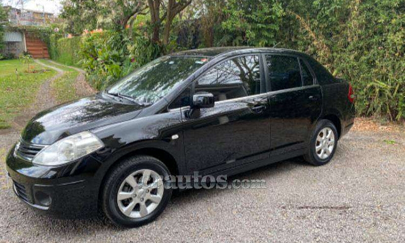 Permuto Nissan Tiida...