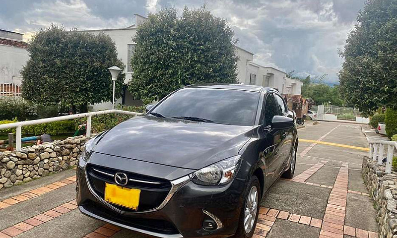 Mazda 2 Touring 2020...
