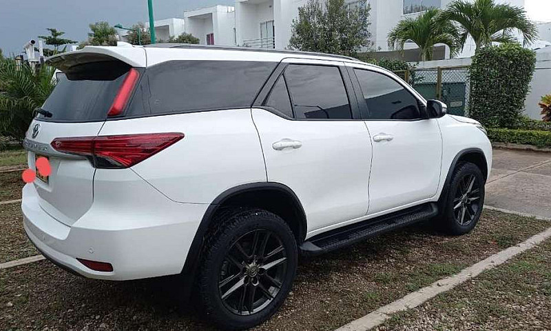 Toyota Fortuner...