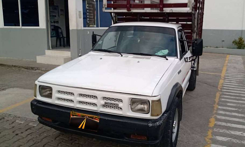 Mazda B2000...