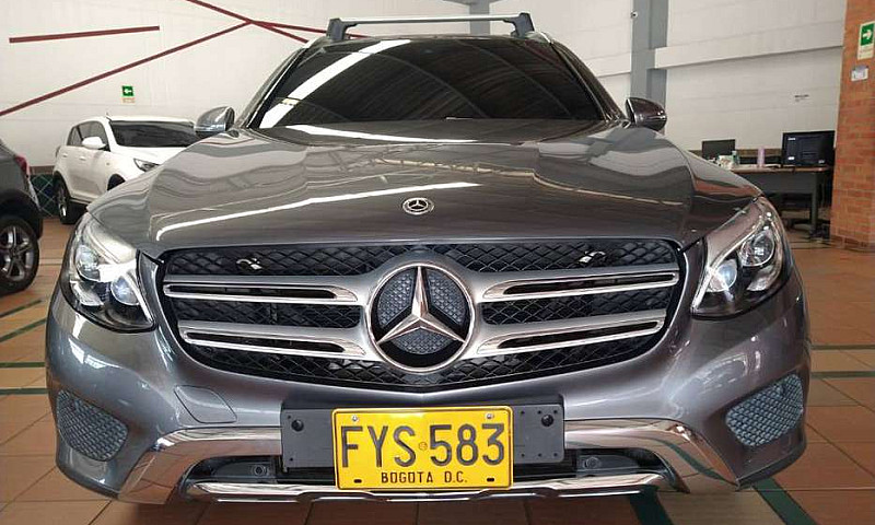 Camioneta Mercedes B...