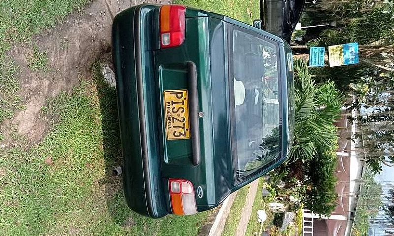 Se Vende Ford Festiv...
