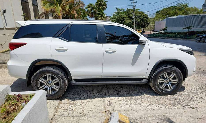 Hermosa Fortuner Rec...