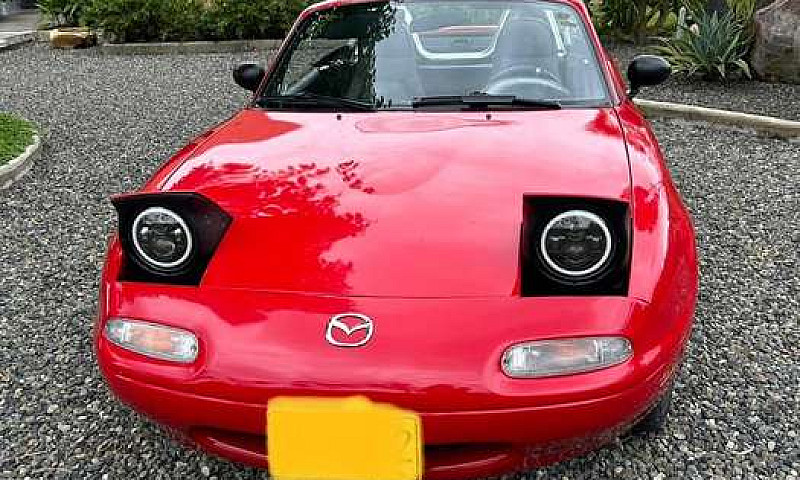 Vendo Mazda Miata 19...
