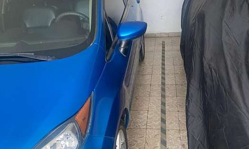 Vendo Ford Fiesta 20...