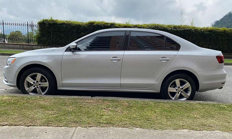 Vendo Volkswagen Jet...