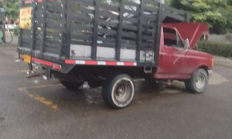 Vendo Camioneta Ford...