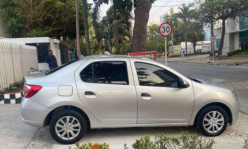 Renault Logan Life M...