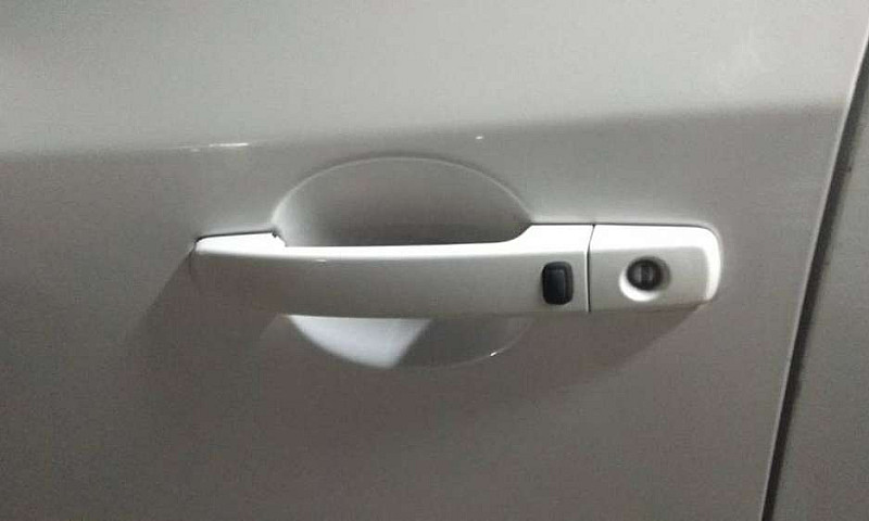 Nissan-Sentra-2012- ...