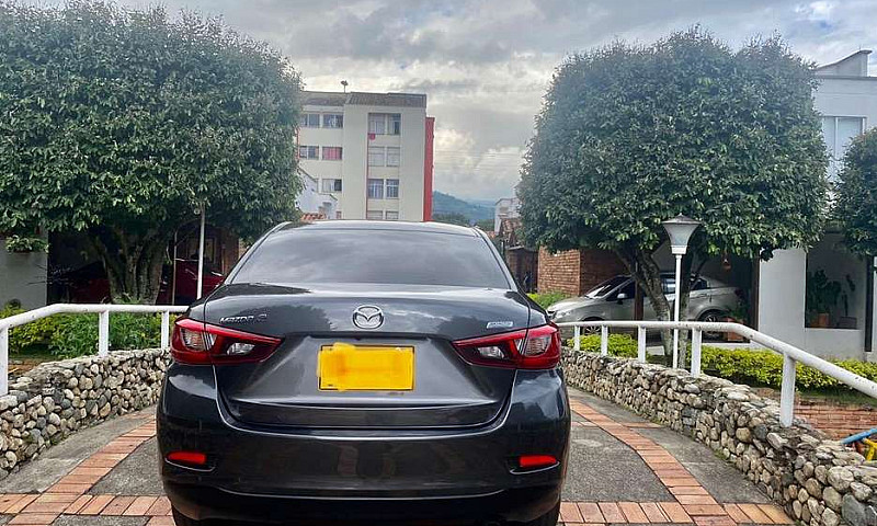 Mazda 2 Touring 2020...