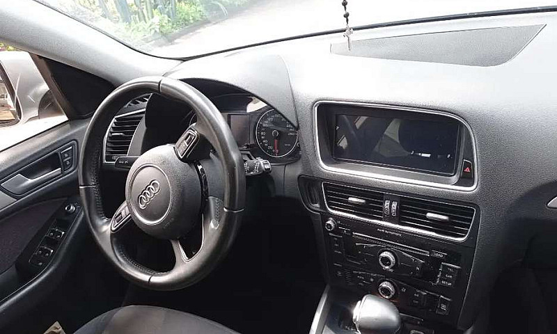 Camioneta Audi Q5 20...