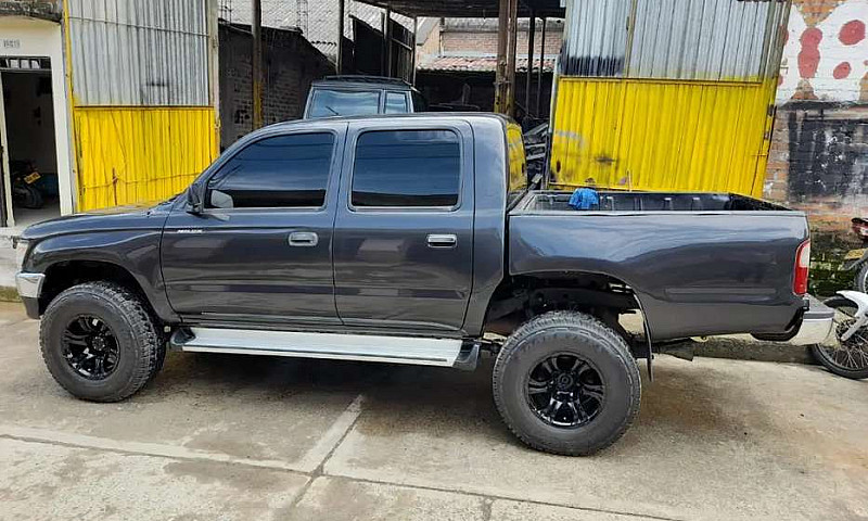 Se Vende Toyota Hilu...