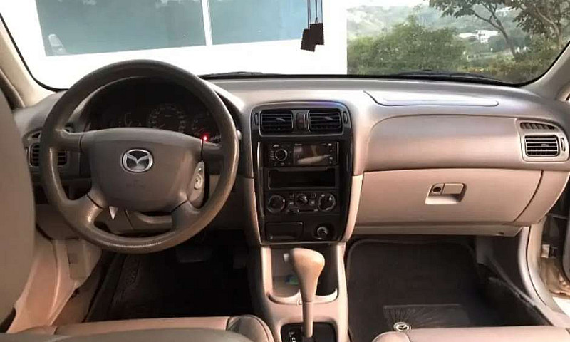 Mazda Milenio...
