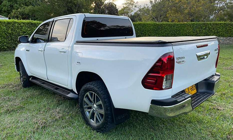 Toyota Hilux 2.8 Tdi...