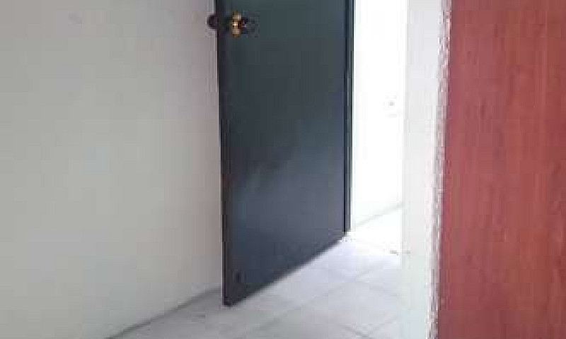 Arriendo Casa...