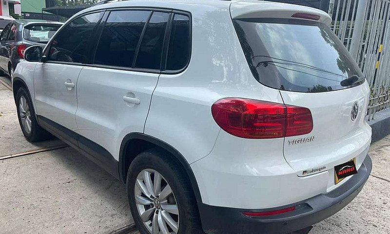 Volkswagen Tiguan Tr...