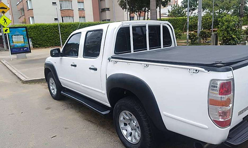 Camioneta Mazda Bt50...