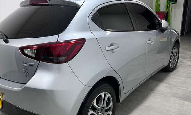 Mazda 2 Grand Tourin...