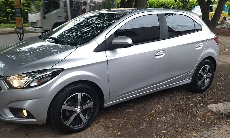 Vendo Chevrolet Onix...