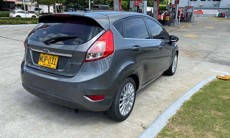 Hermoso Ford Fiesta ...