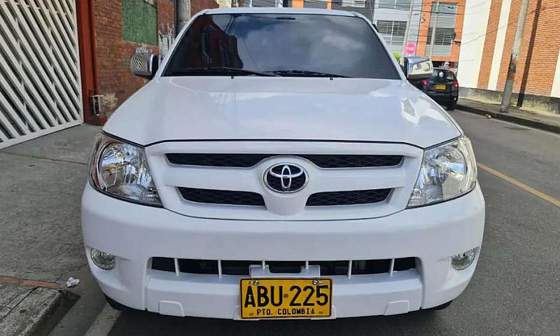 Toyota Hilux 4X4 Gas...