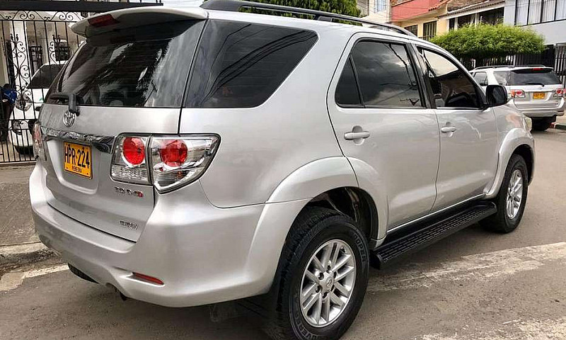 Toyota Fortuner Turb...