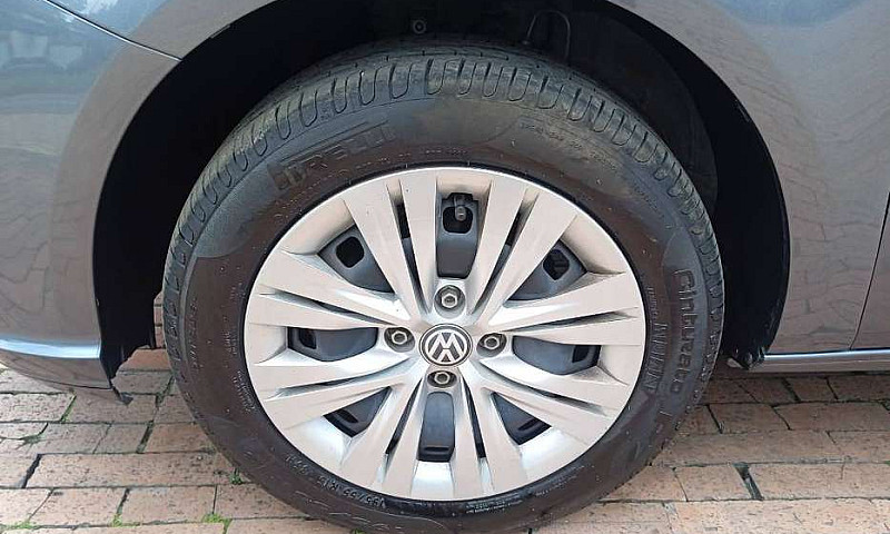 Volkswagen Voyage Tr...