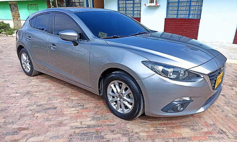 Vendo Mazda 3 Tourin...