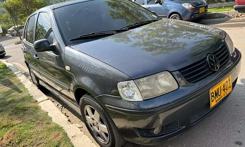 Volkswagen Polo 2002...