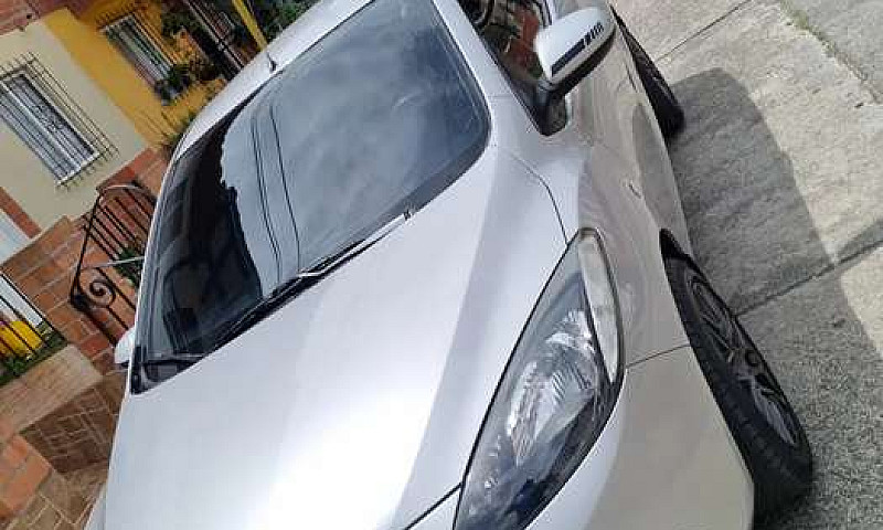 Se Vende Mazda 2...