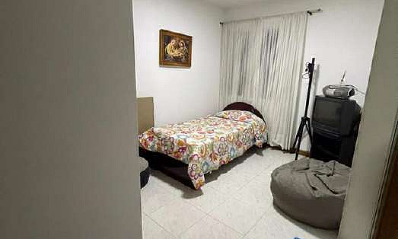 Arriendo Habitacion...