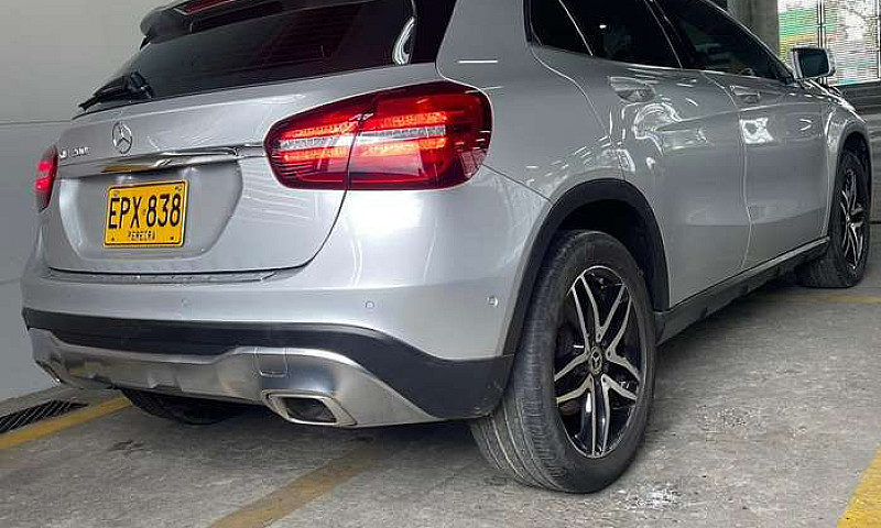 Mercedes Benz Gla 20...