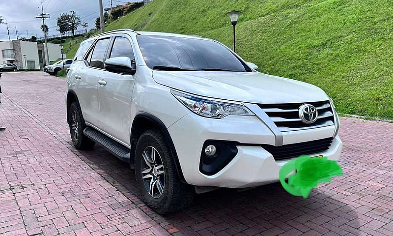 Camioneta Toyota For...