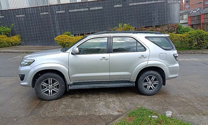 Toyota Fortuner 2.7 ...