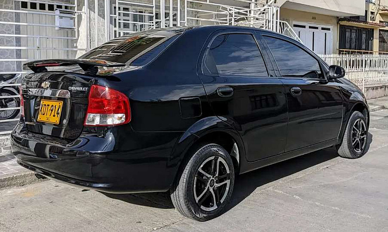 Chevrolet Aveo Fami6...