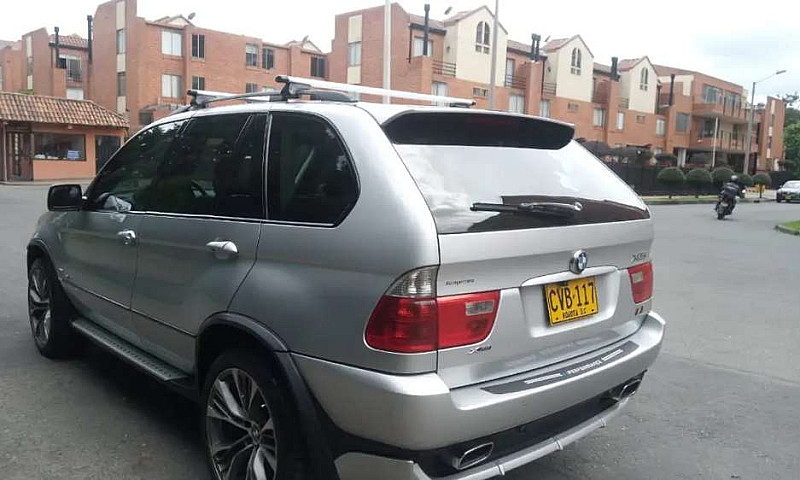 Camioneta Bmw X5...