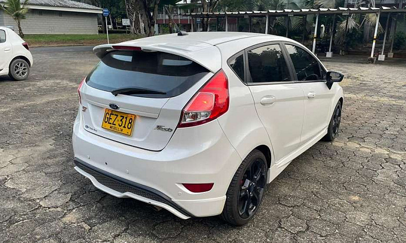 Ford Fiesta St 1.6 T...